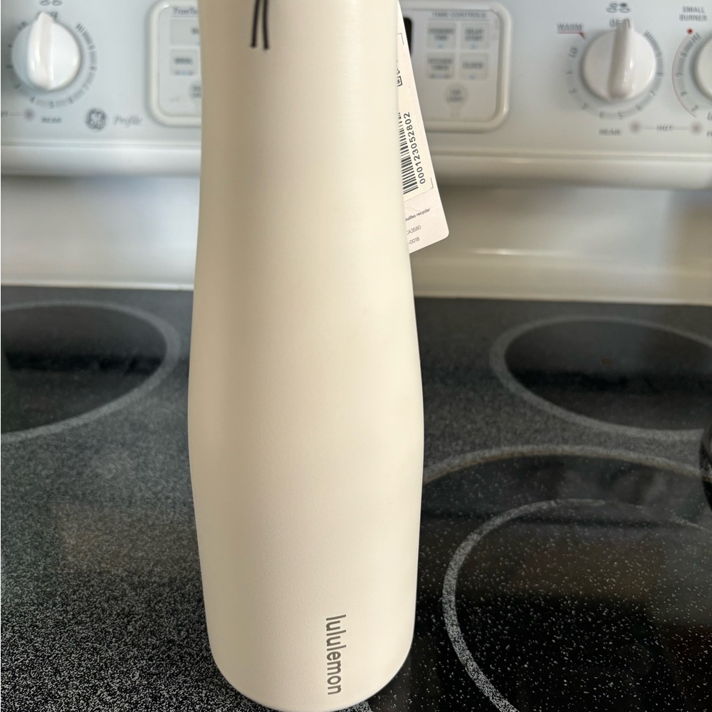 NWT lululemon athletica White Water Bottle